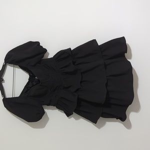 Prettylittlething black crinkle cup detail tiered skirt skater dress size 8
